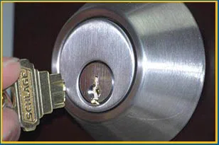 Chicago Liberty Locksmith Chicago, IL 312-470-1967 - 14-broken-key