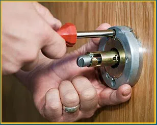 Chicago Liberty Locksmith Chicago, IL 312-470-1967 - 8-new-lock-install